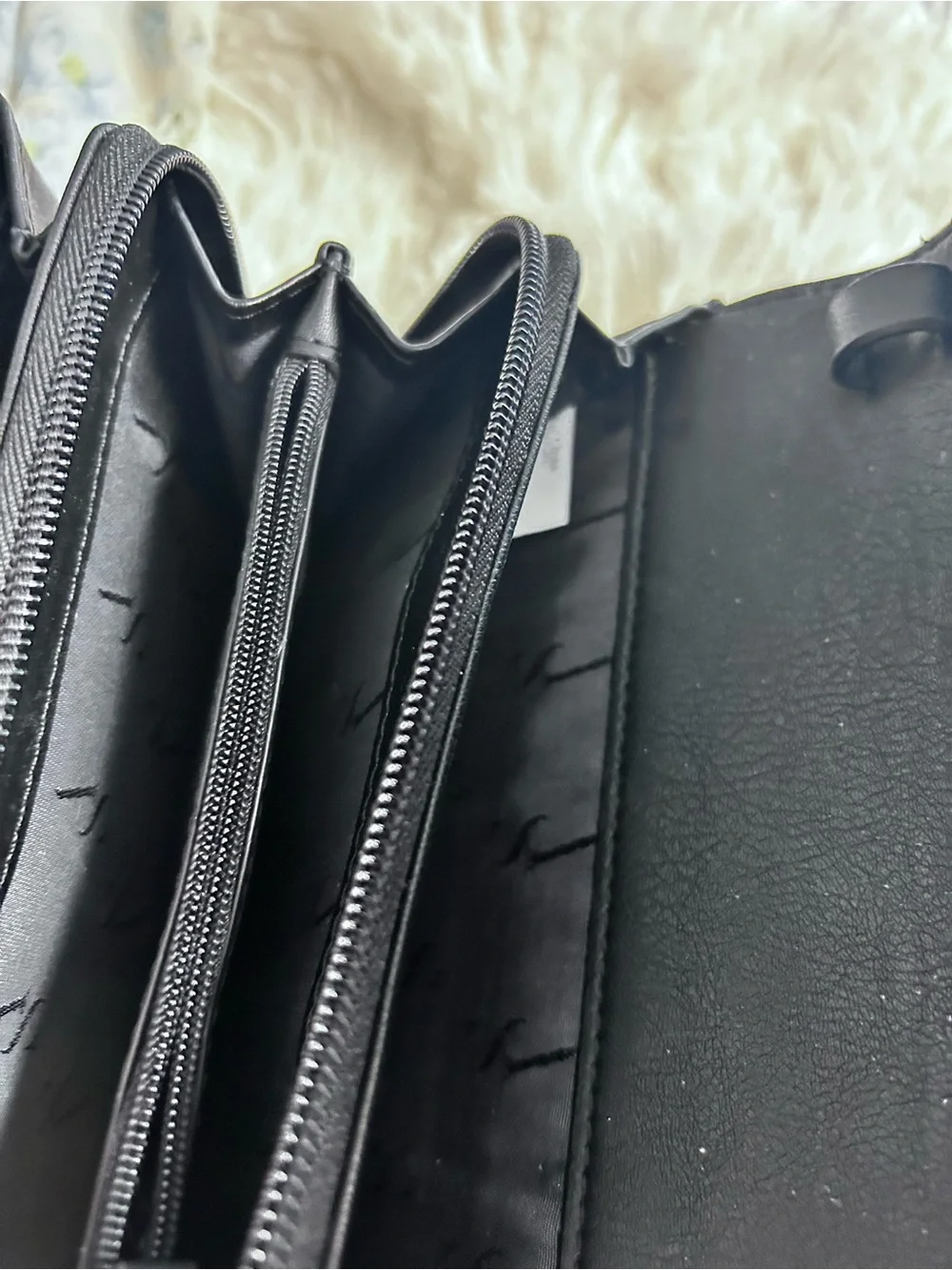 Vera Wang Black Women's Leather Wallet Clutch - Compact Everyday Organizer